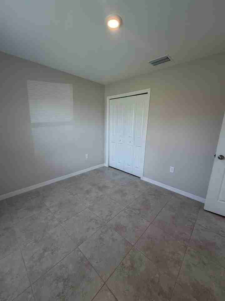 519 Nw 14th St - Photo 4 of 25