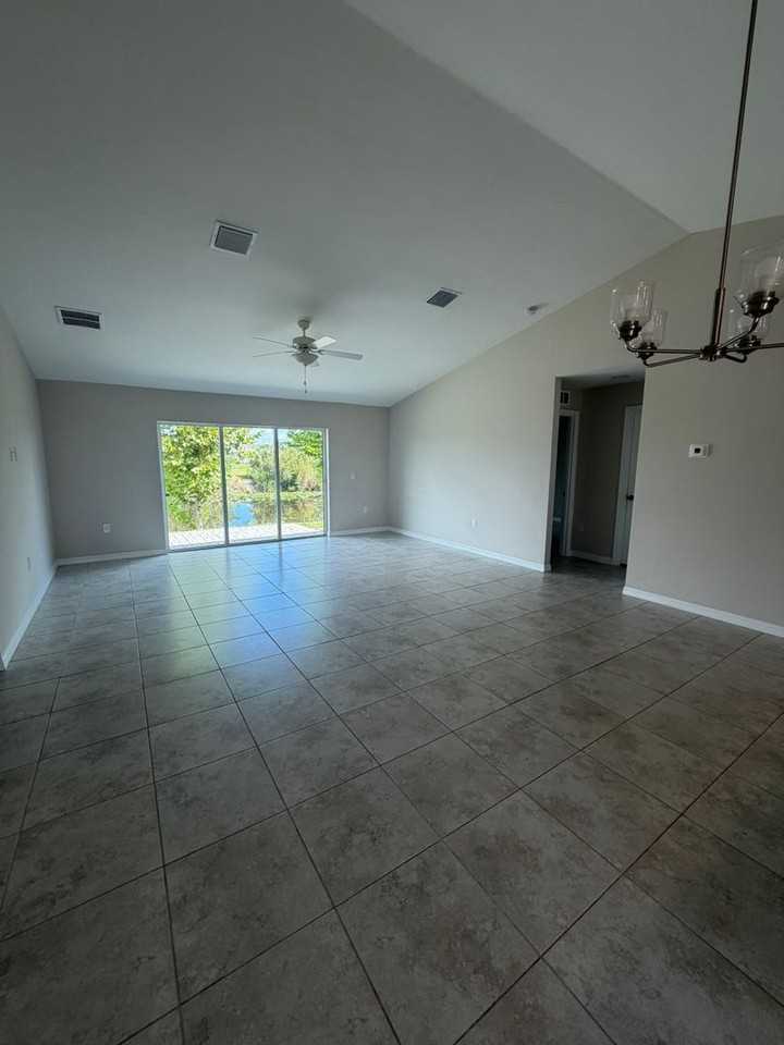 519 Nw 14th St - Photo 5 of 25