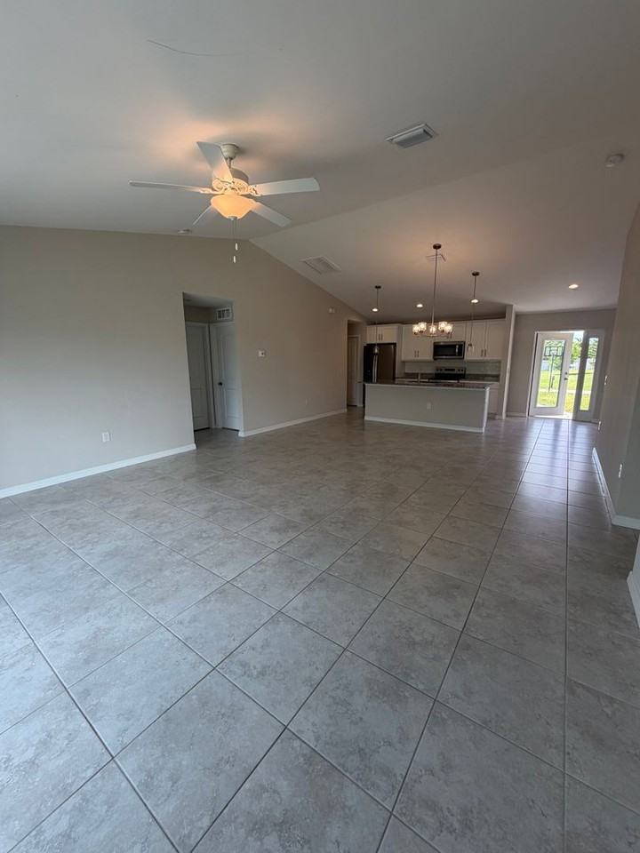 519 Nw 14th St - Photo 7 of 25