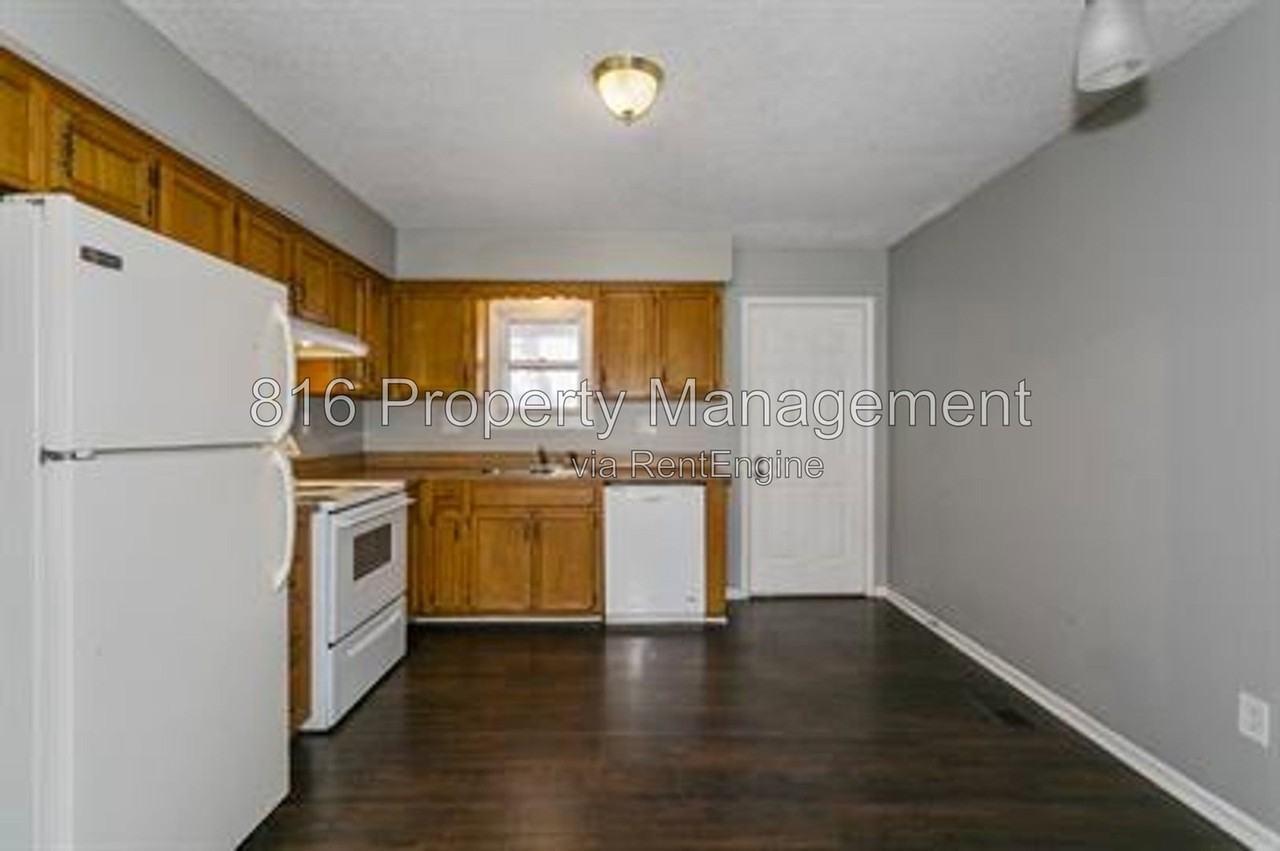1229 W Hayward Ave #B - Photo 5 of 10