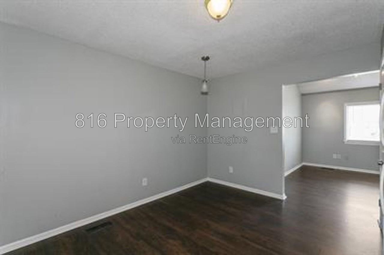 1229 W Hayward Ave #B - Photo 7 of 10
