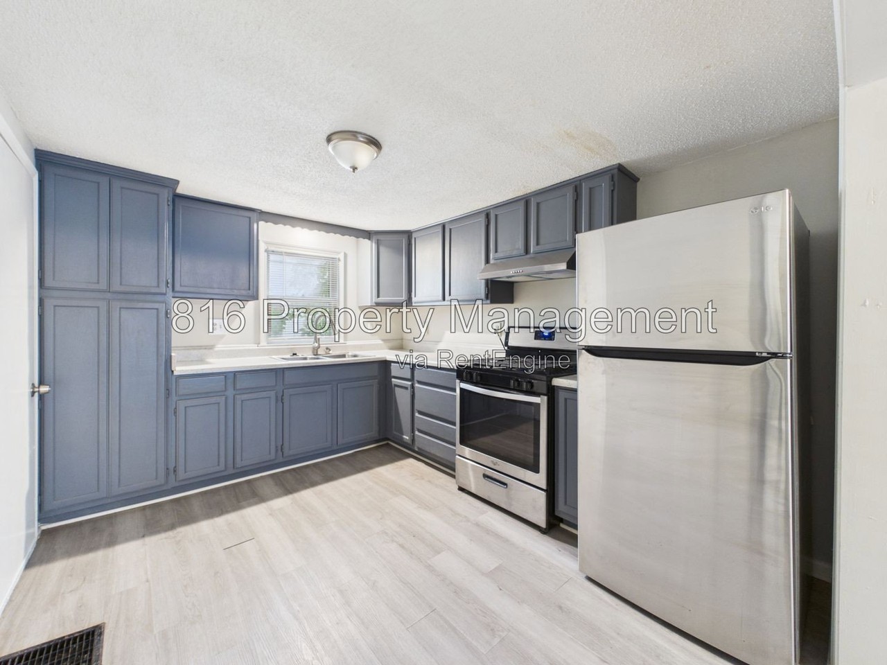 1120 Connecticut St - Photo 5 of 17