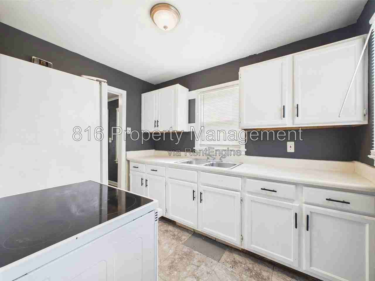 3354 Jackson Ave - Photo 5 of 29