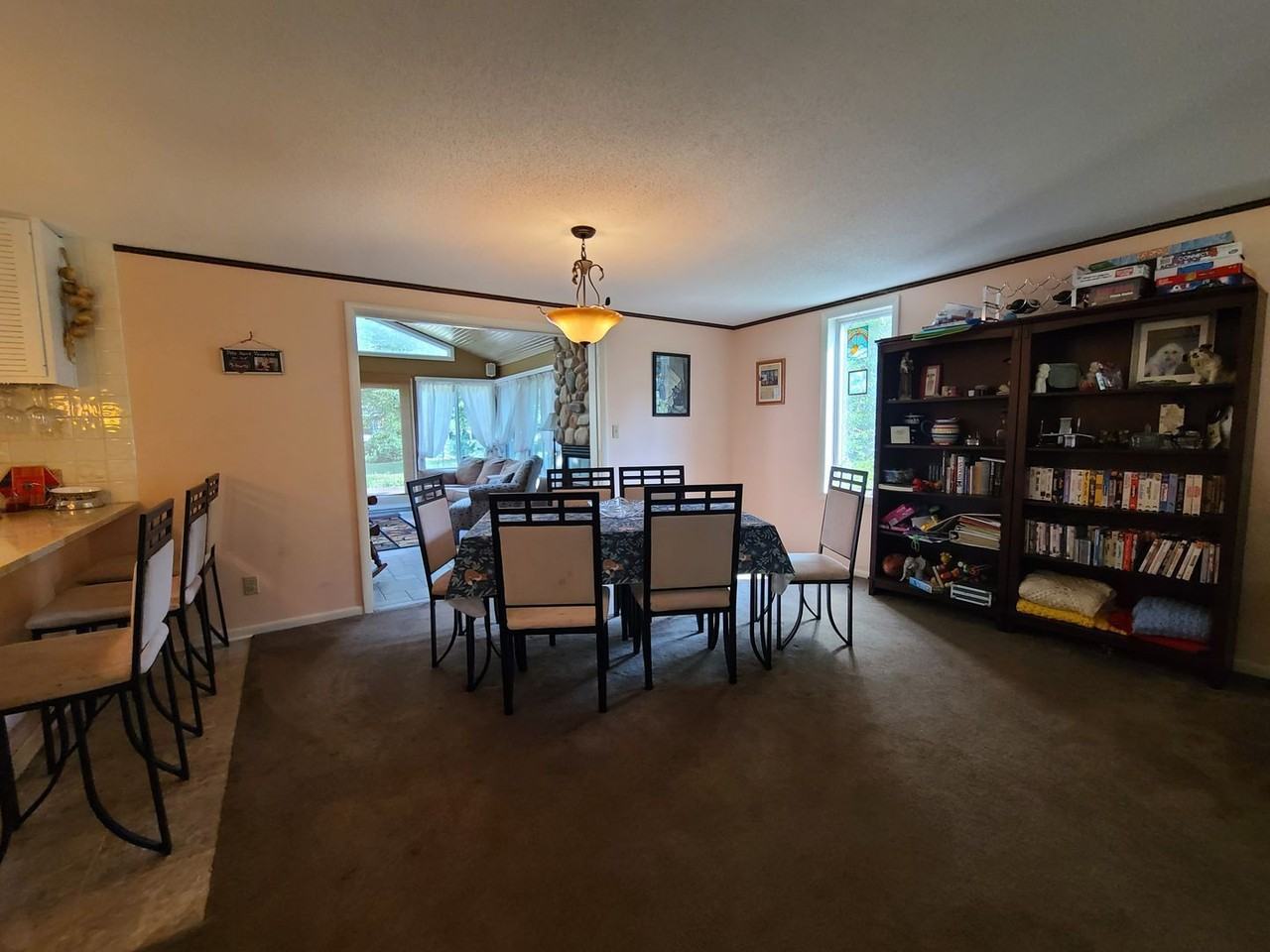 3123 Lakeshore Dr - Photo 3 of 15