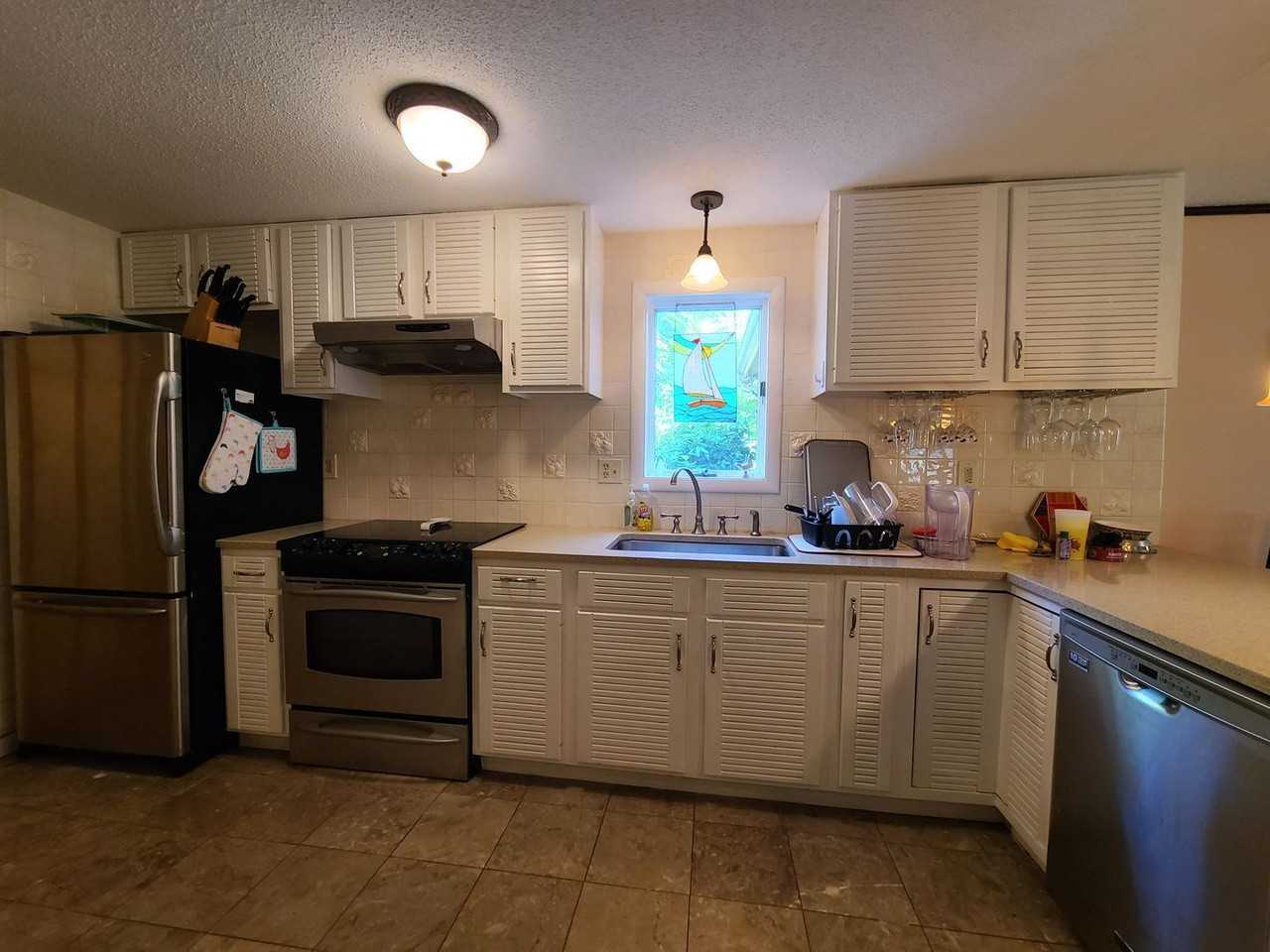 3123 Lakeshore Dr - Photo 5 of 15