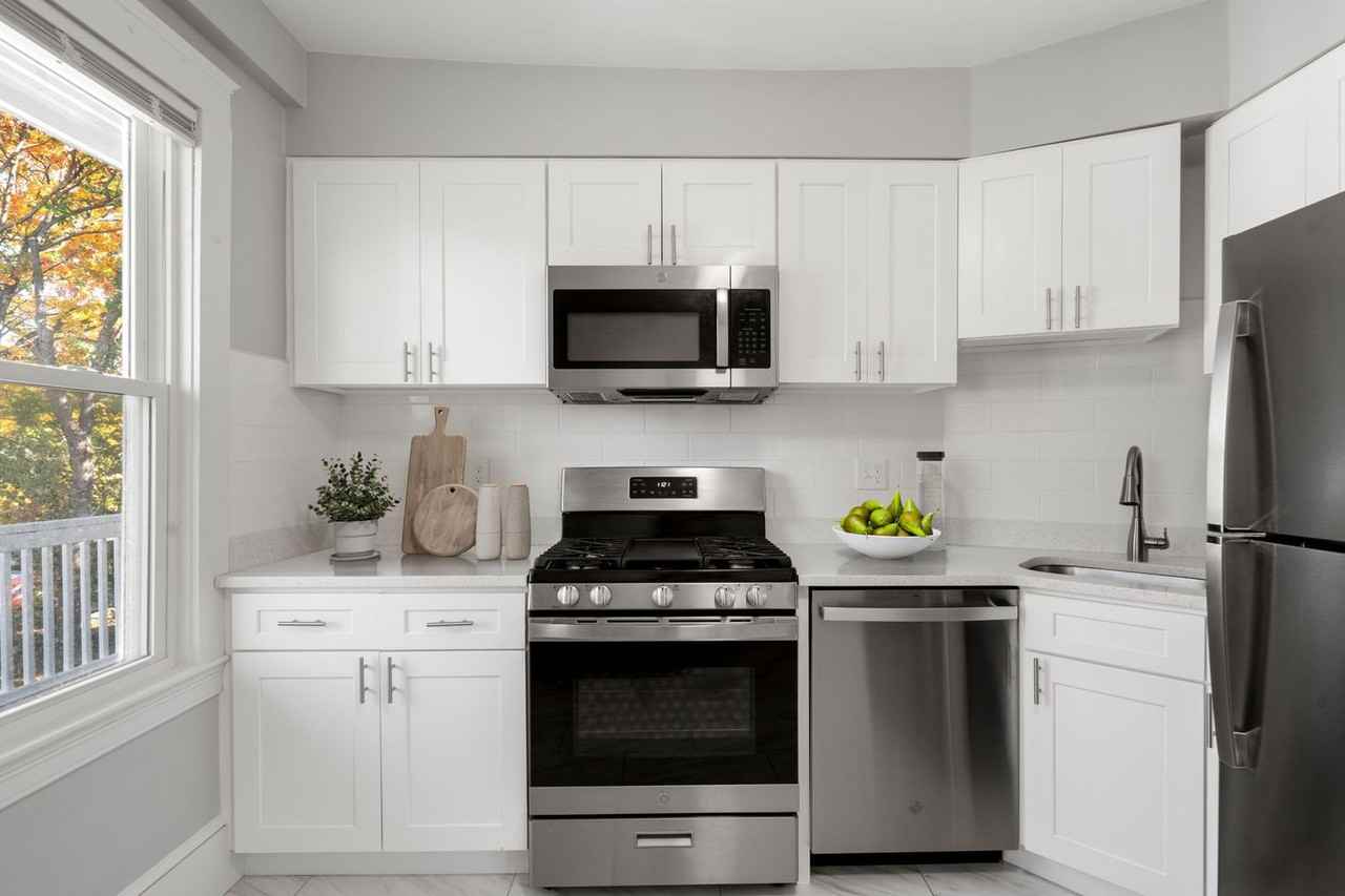 517 Washington St - Photo 3 of 12