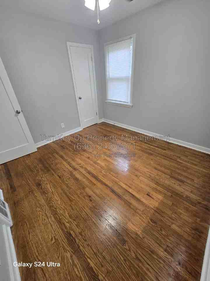 325 S Marguerite Ave - Photo 5 of 10