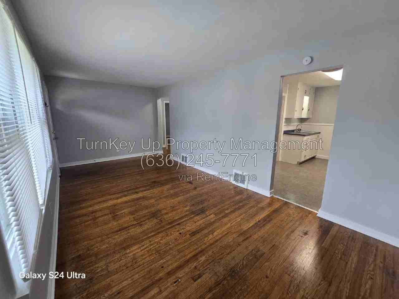 325 S Marguerite Ave - Photo 7 of 10