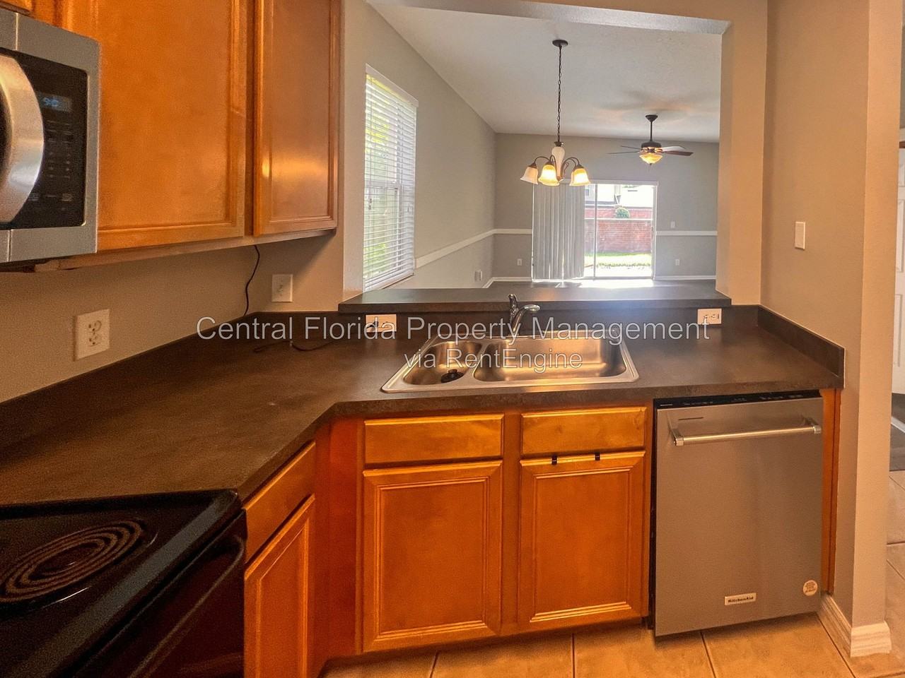 2860 Retreat View Cir #1 - Photo 7 of 27