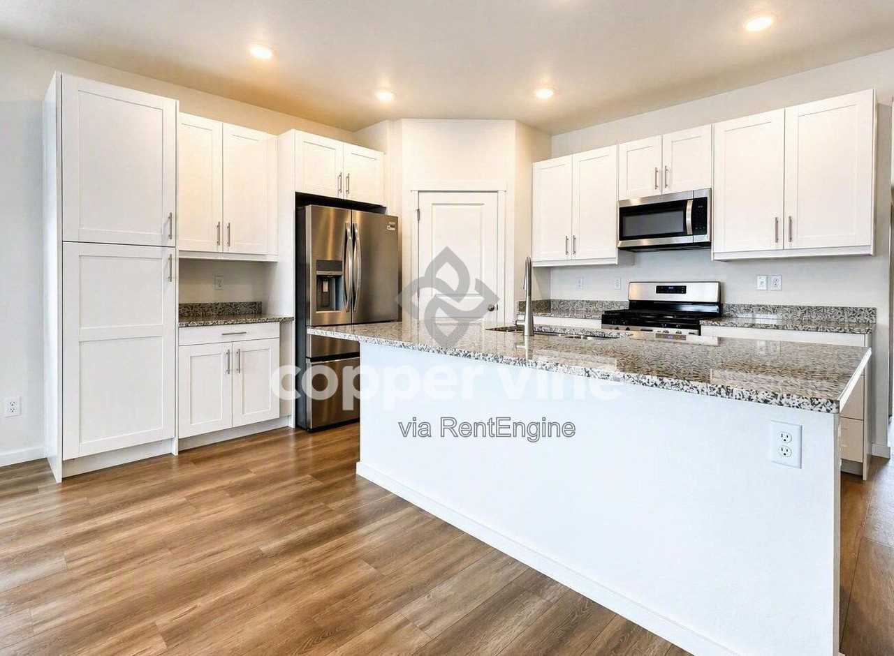 429 Bluebird Rd - Photo 3 of 23