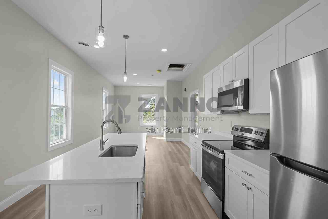 500 Main St #3F