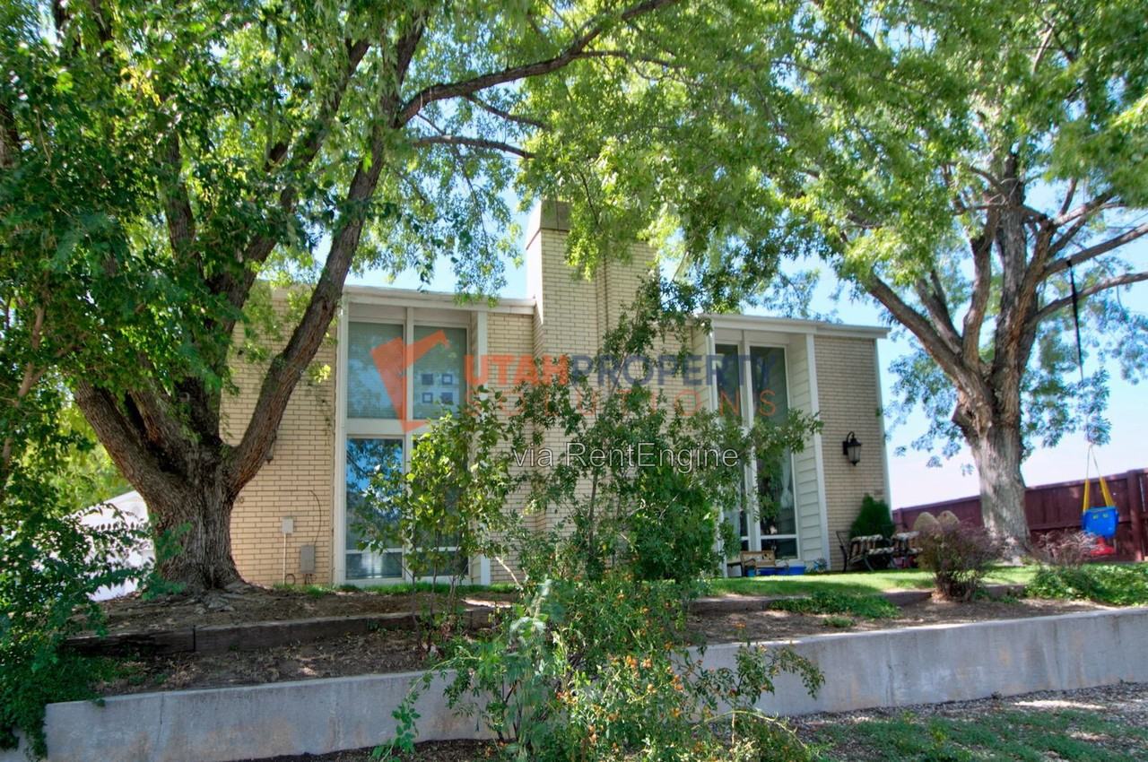 7290 S Racquet Club Dr - Photo 2 of 19