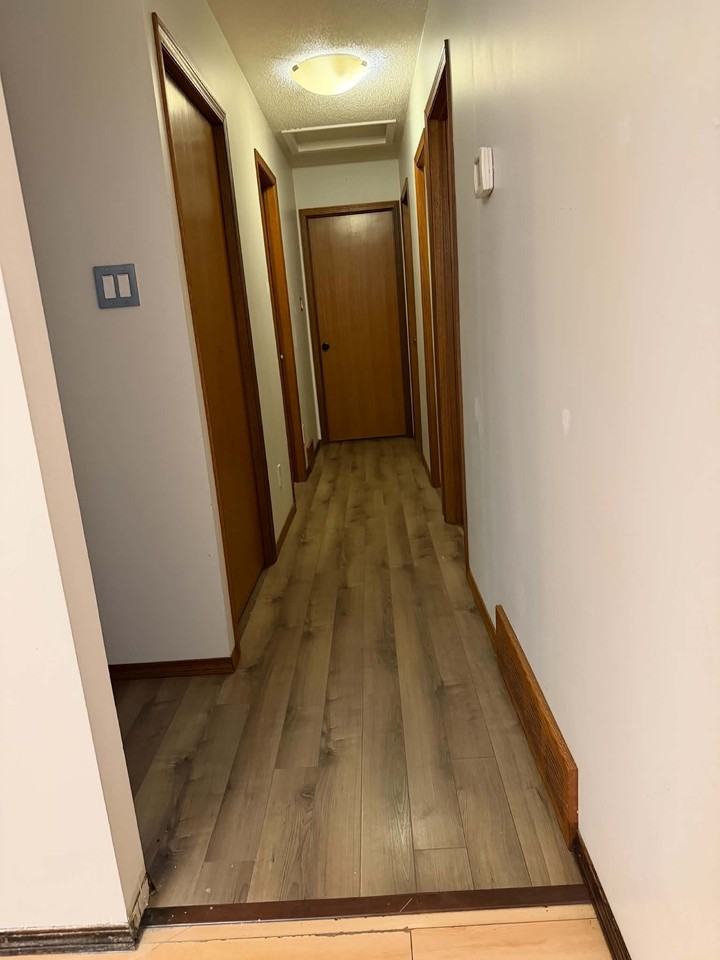 38 Cambridge Cres - Photo 4 of 10