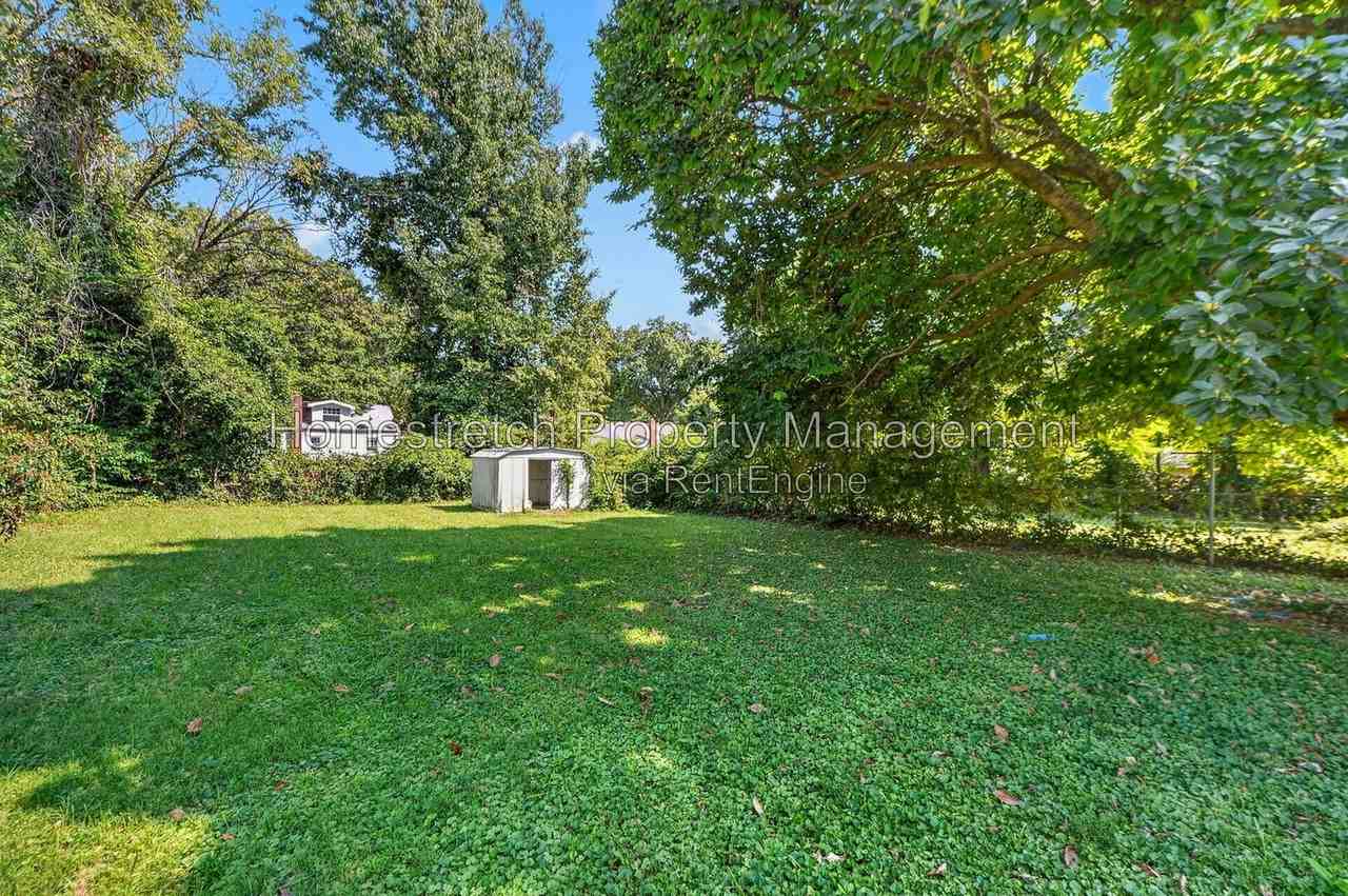 426 Plaza Ave - Photo 4 of 41
