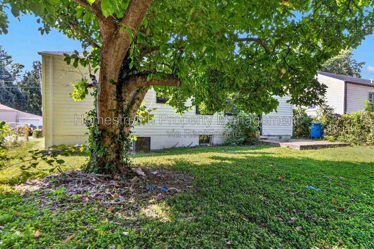 426 Plaza Ave - Photo 6 of 41