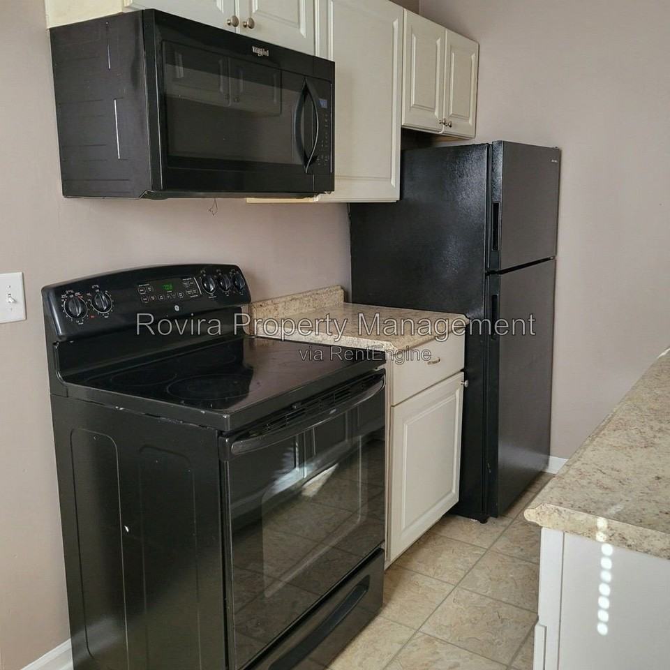 239 N Glenwood Ave #239 - Photo 3 of 9