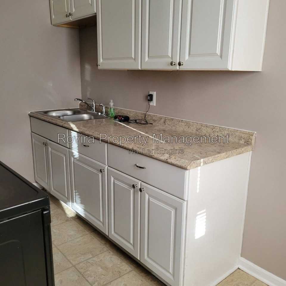 239 N Glenwood Ave #239 - Photo 4 of 9