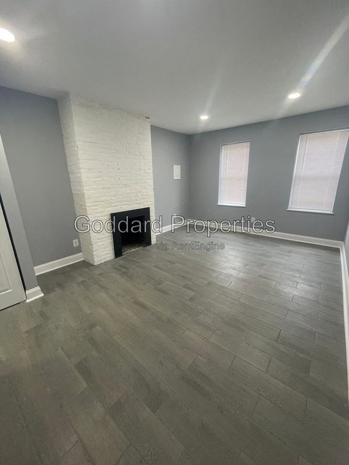 1434 Light St #B - Photo 6 of 20