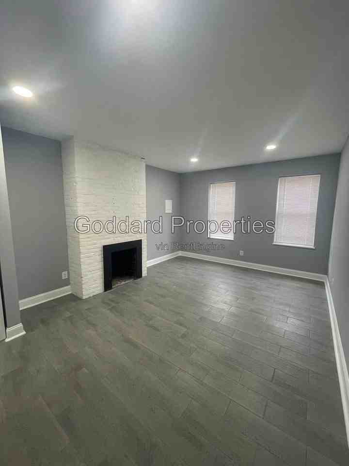 1434 Light St #B - Photo 7 of 20