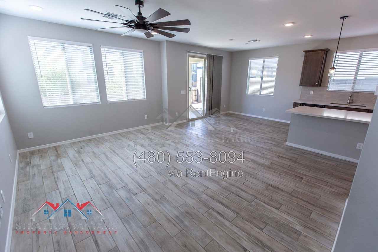 1033 S 150th Dr - Photo 6 of 49