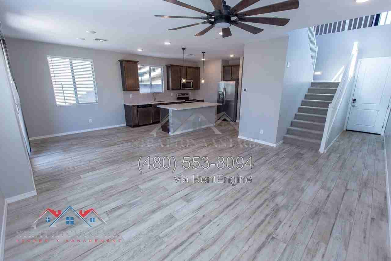 1033 S 150th Dr - Photo 7 of 49