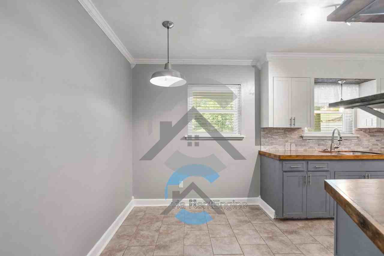 6214 H St - Photo 4 of 14