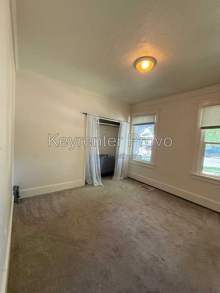 153 E 200 S - Photo 6 of 9