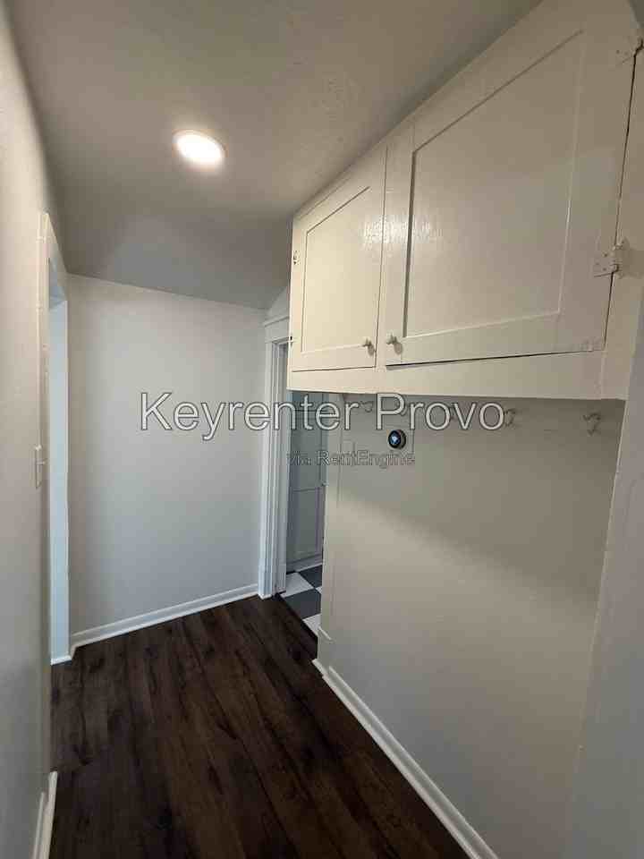 153 E 200 S - Photo 7 of 9