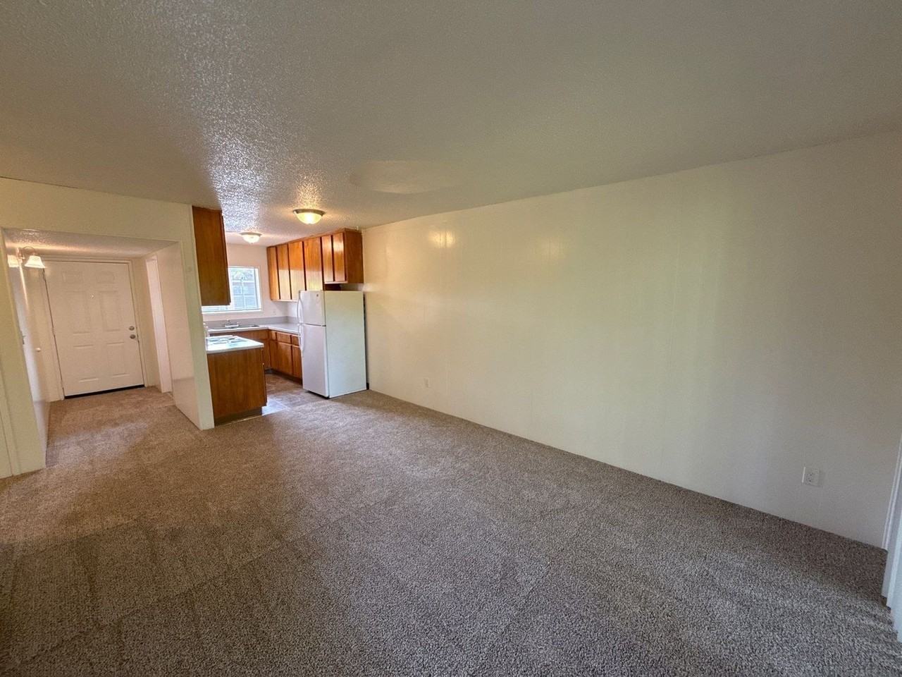 528 Sw Levens St #19 - Photo 5 of 16
