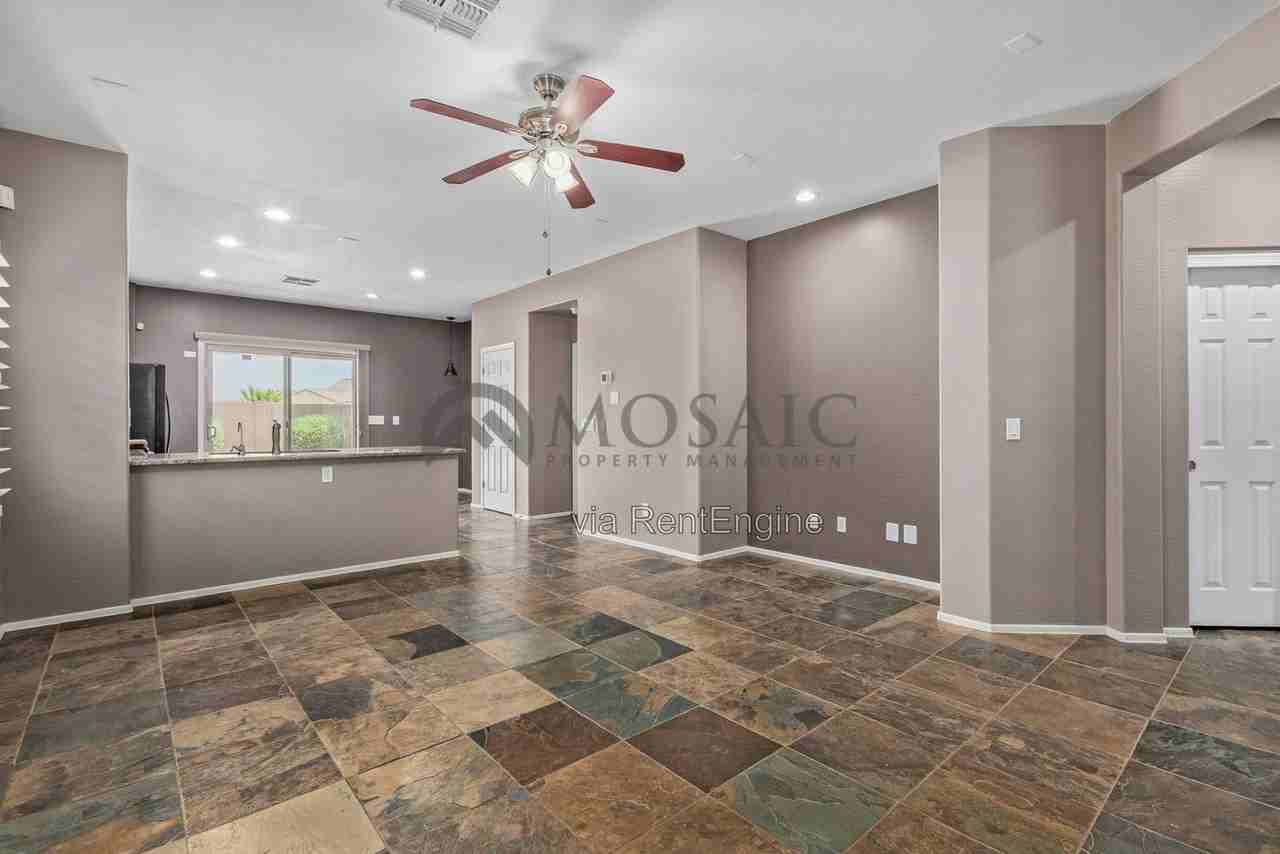 2327 N Pecos Dr - Photo 7 of 21