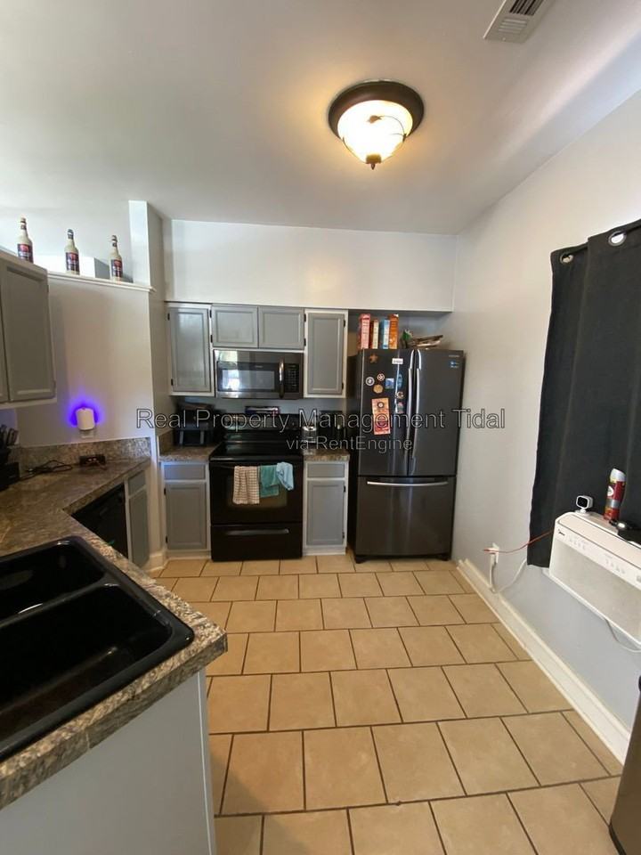 475 Crosland Ct - Photo 4 of 9