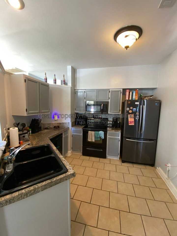 475 Crosland Ct - Photo 5 of 9