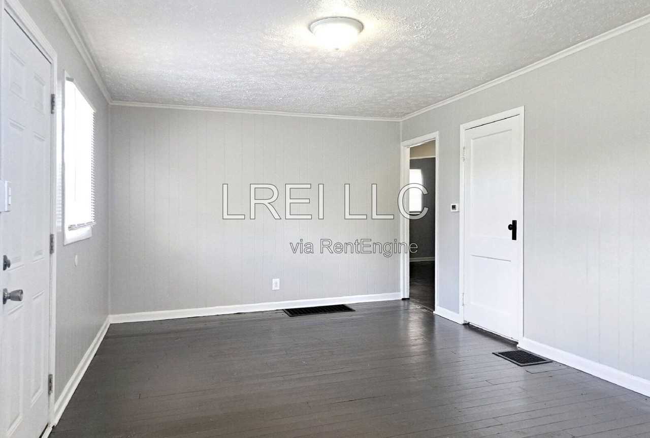1763 W Lee St - Photo 5 of 16