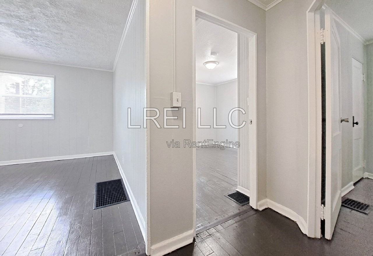 1763 W Lee St - Photo 6 of 16