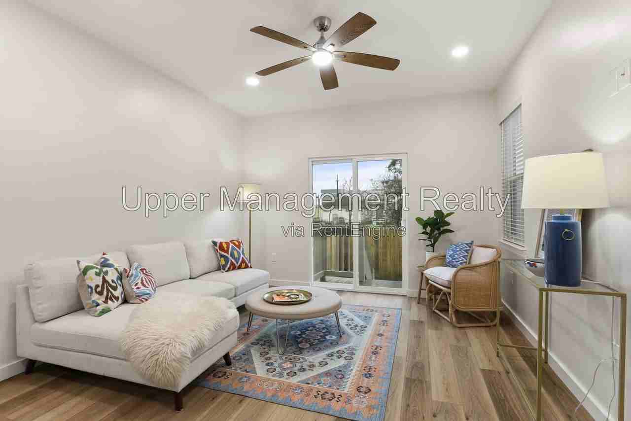 2914 Mandeville St #2912 - Photo 2 of 14
