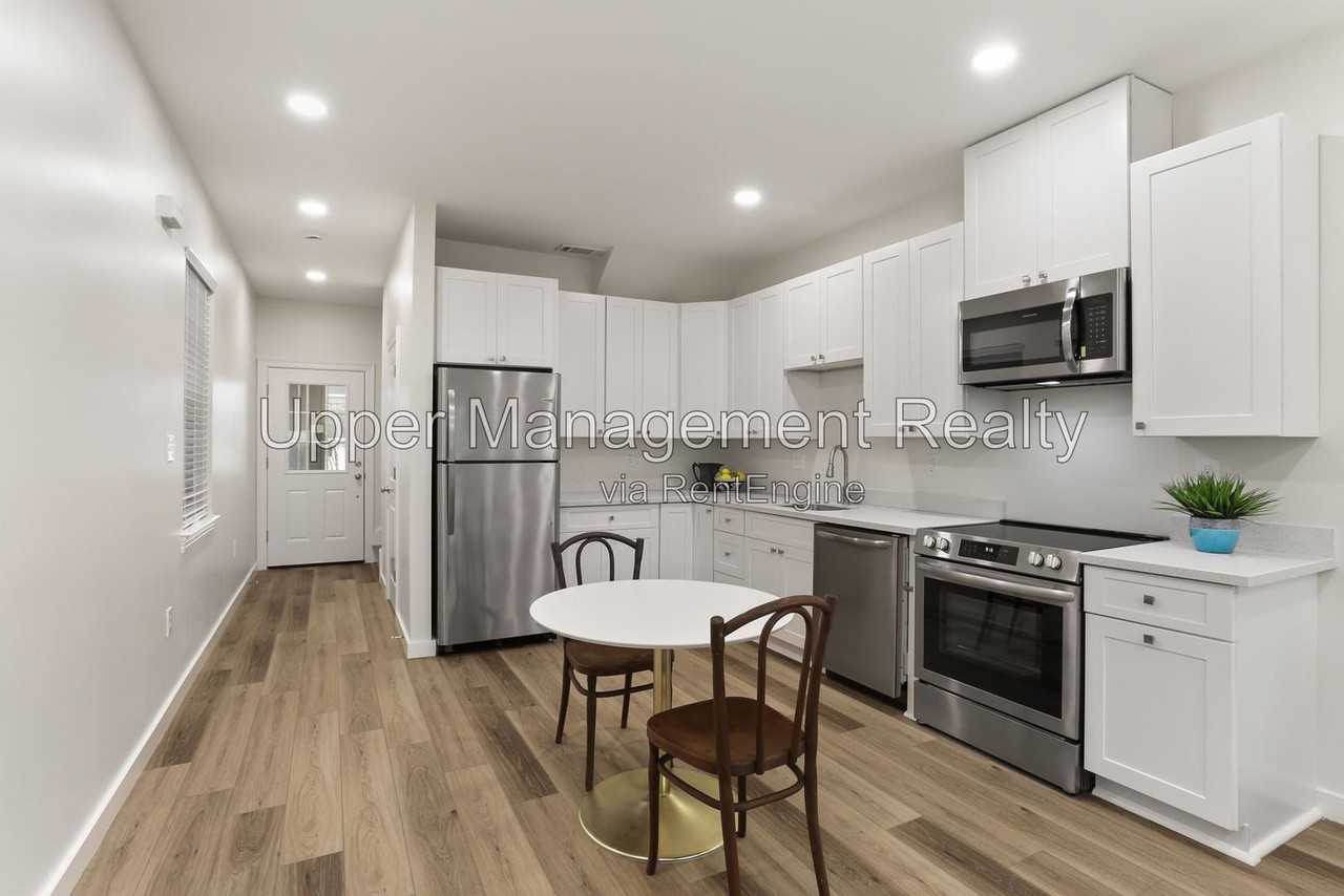 2914 Mandeville St #2912 - Photo 4 of 14