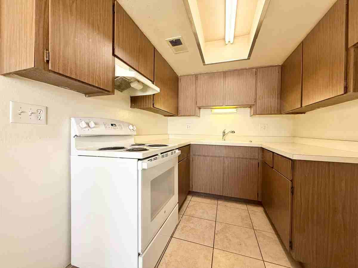 2021 W Hayward Ave #30 - Photo 5 of 14