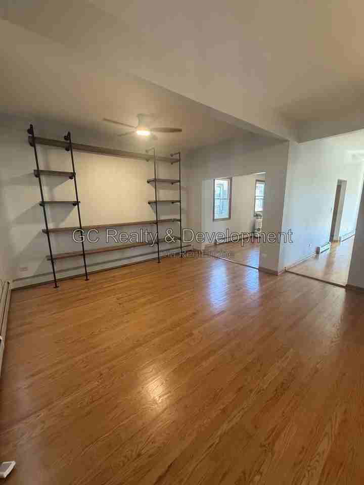 2519 Scoville Ave - Photo 3 of 22