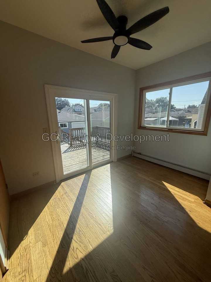 2519 Scoville Ave - Photo 6 of 22