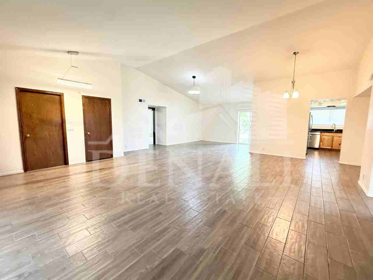 916 W Strahan Dr - Photo 3 of 25