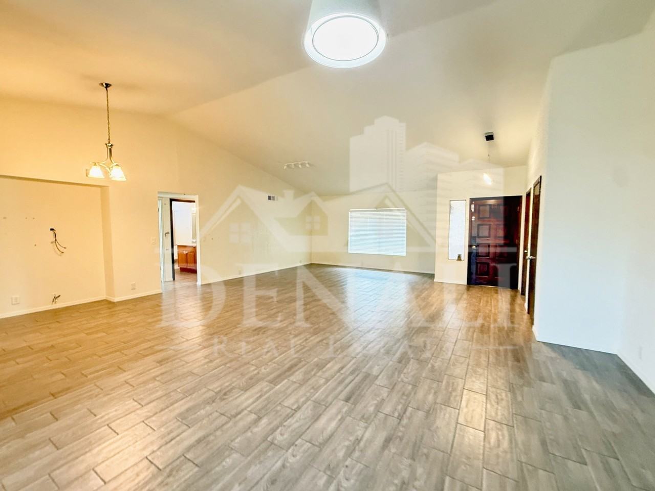916 W Strahan Dr - Photo 5 of 25
