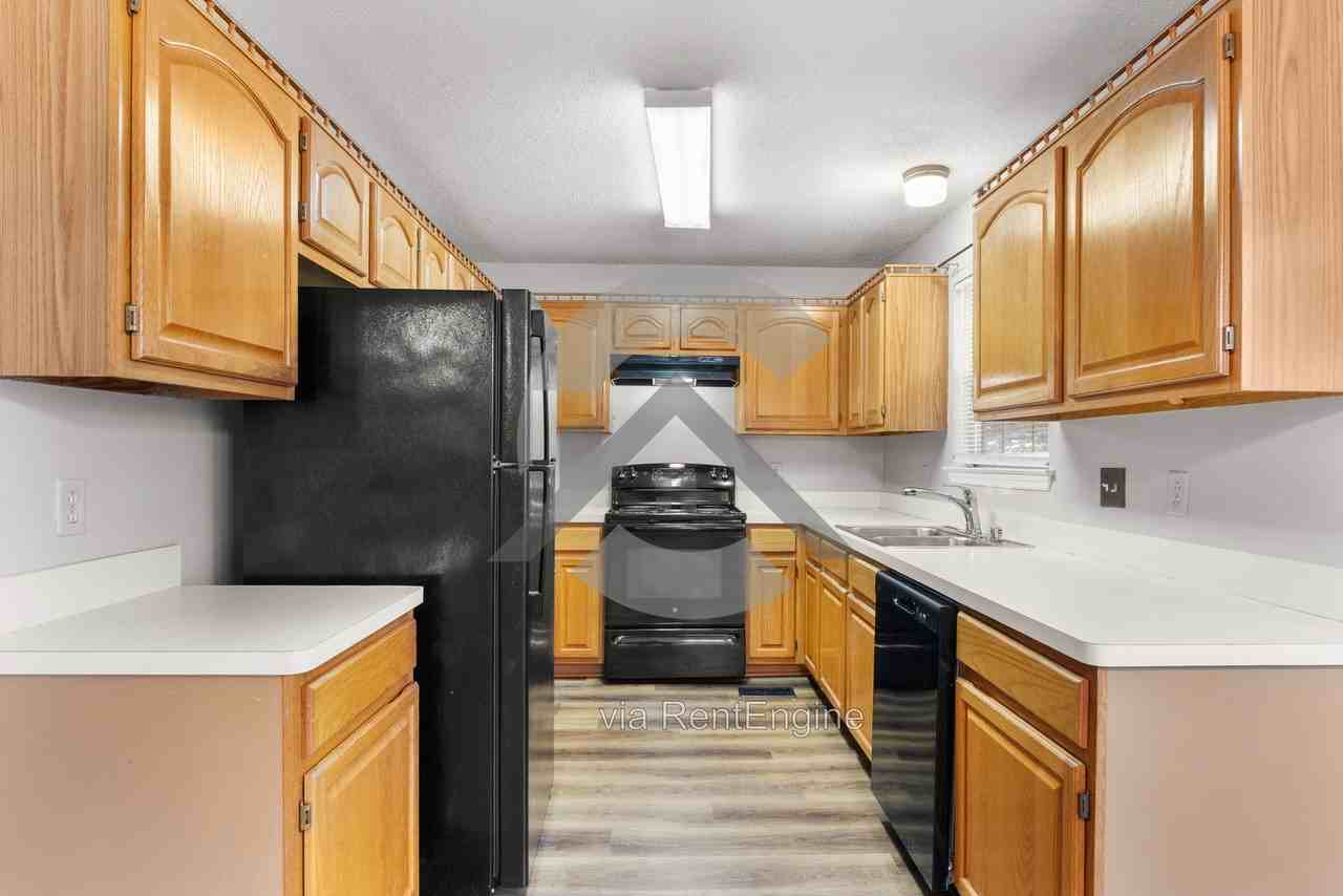 16 Scarlet Maple Ct - Photo 6 of 15