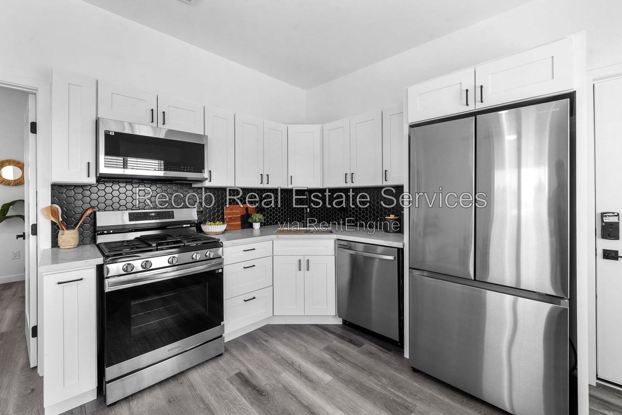 5116 69th St #5106 - Photo 3 of 17