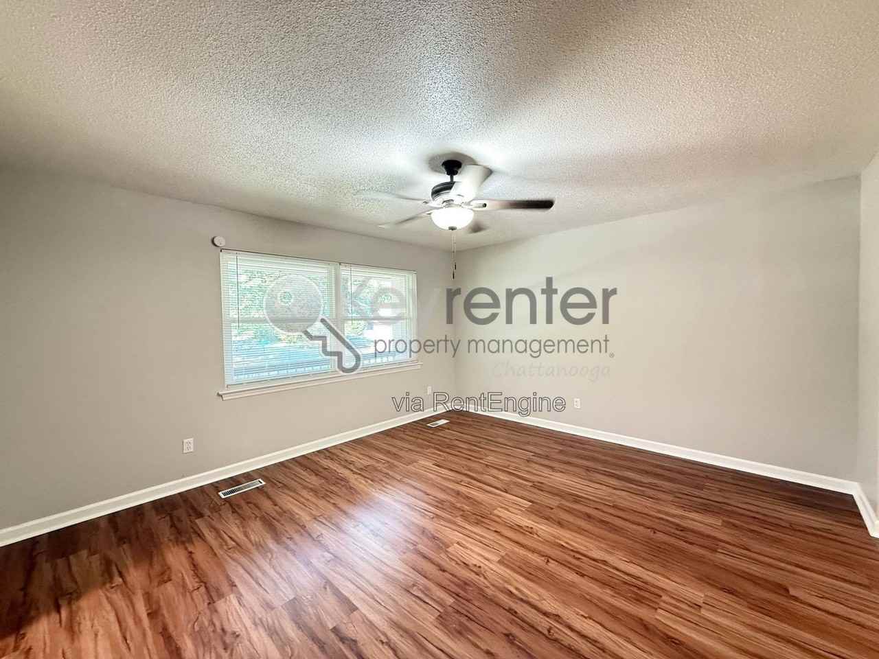 1018 Brynewood Ter - Photo 4 of 19
