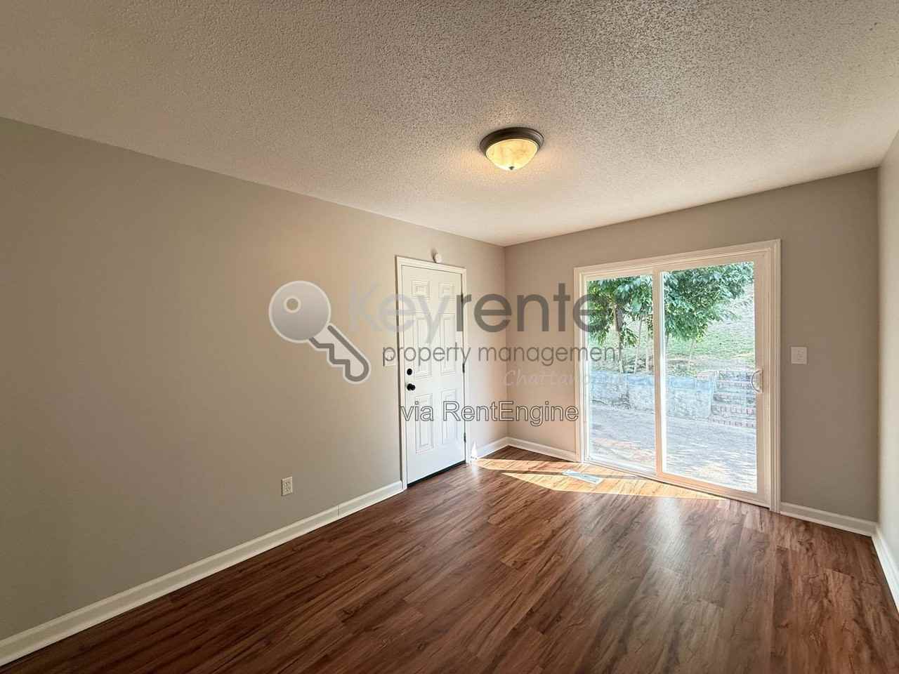 1018 Brynewood Ter - Photo 5 of 19