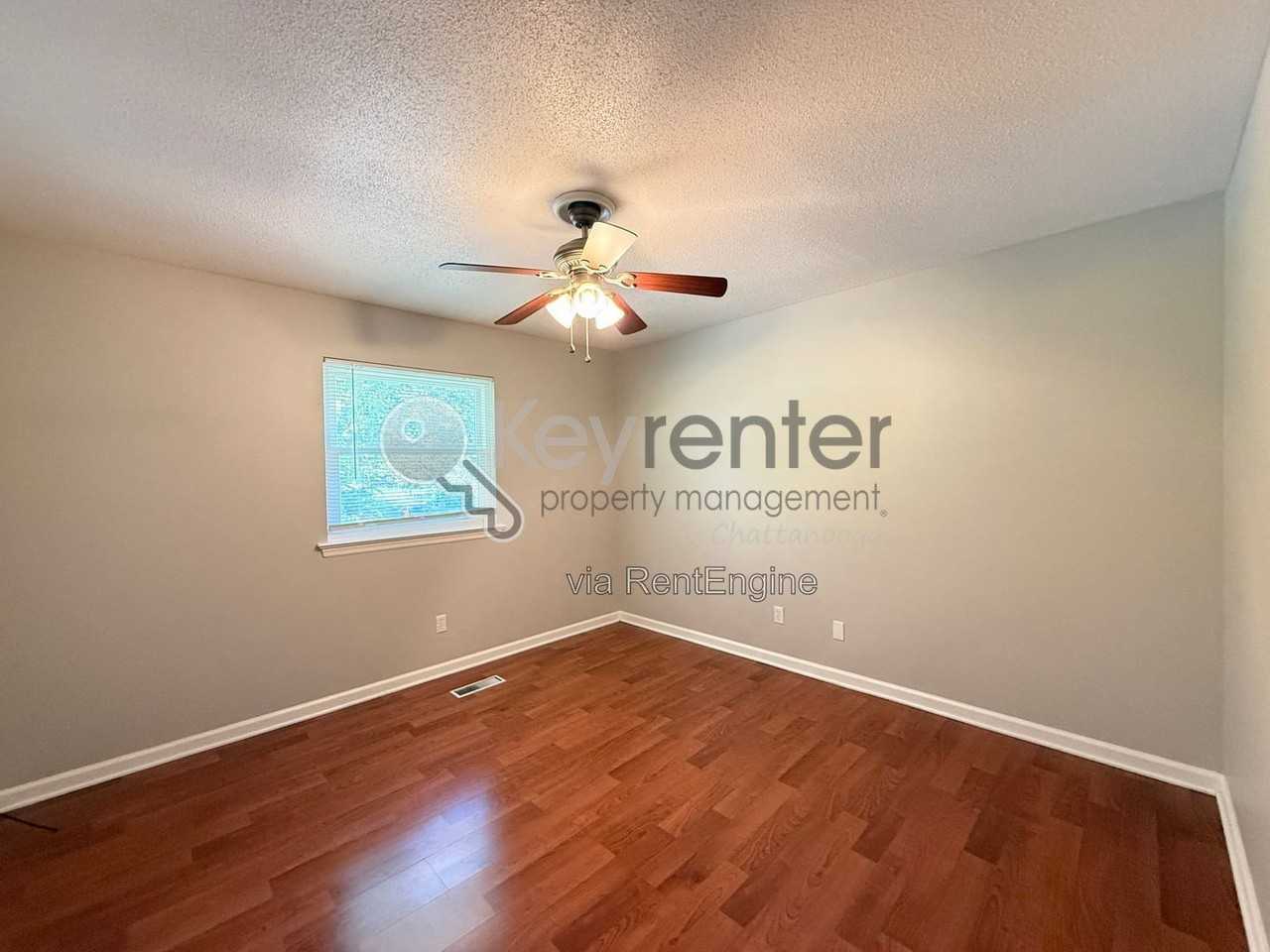 1018 Brynewood Ter - Photo 7 of 19