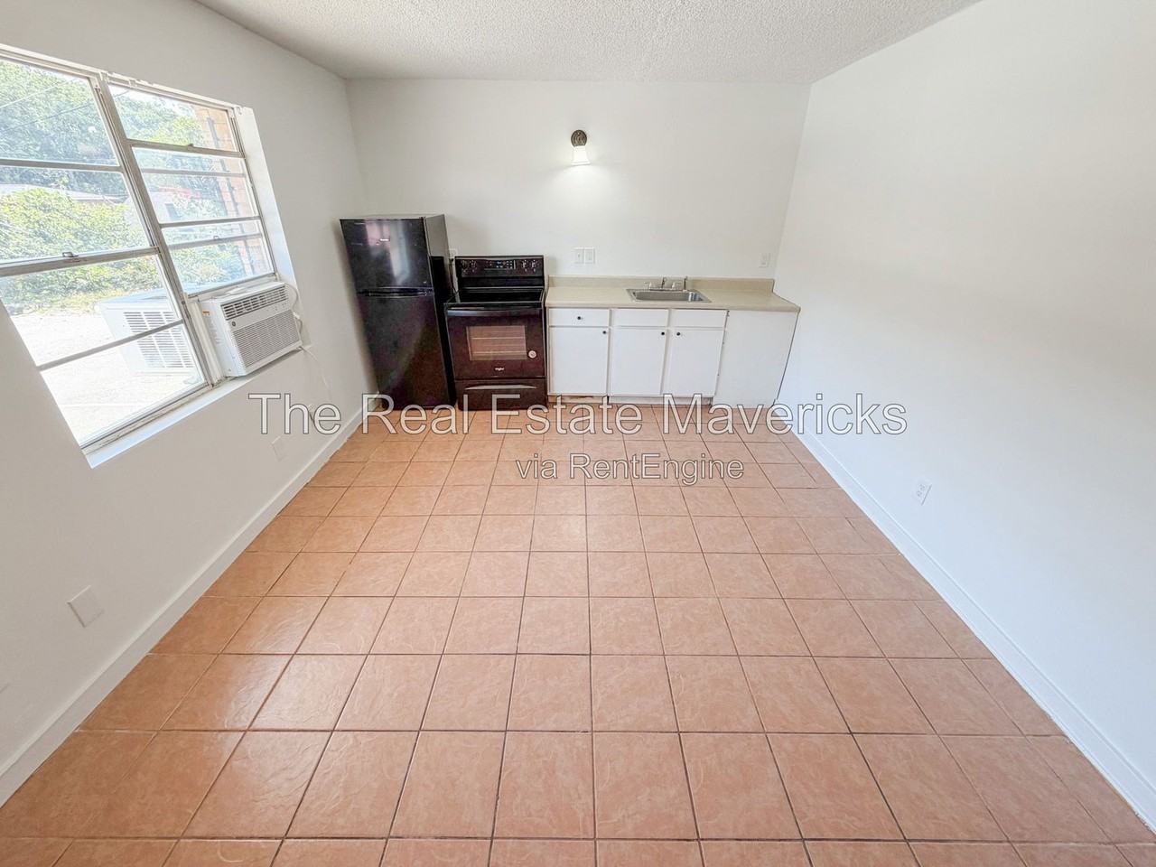 925 Shallowford Rd #33 - Photo 7 of 10