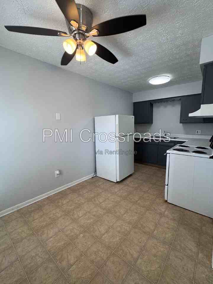 1806 Whipple Ave Nw #8 - Photo 5 of 17