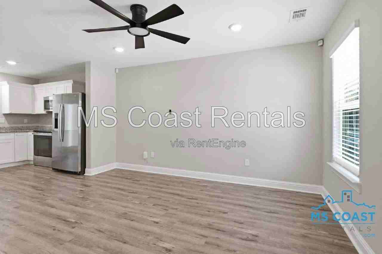 13393 Rene Ave - Photo 4 of 25