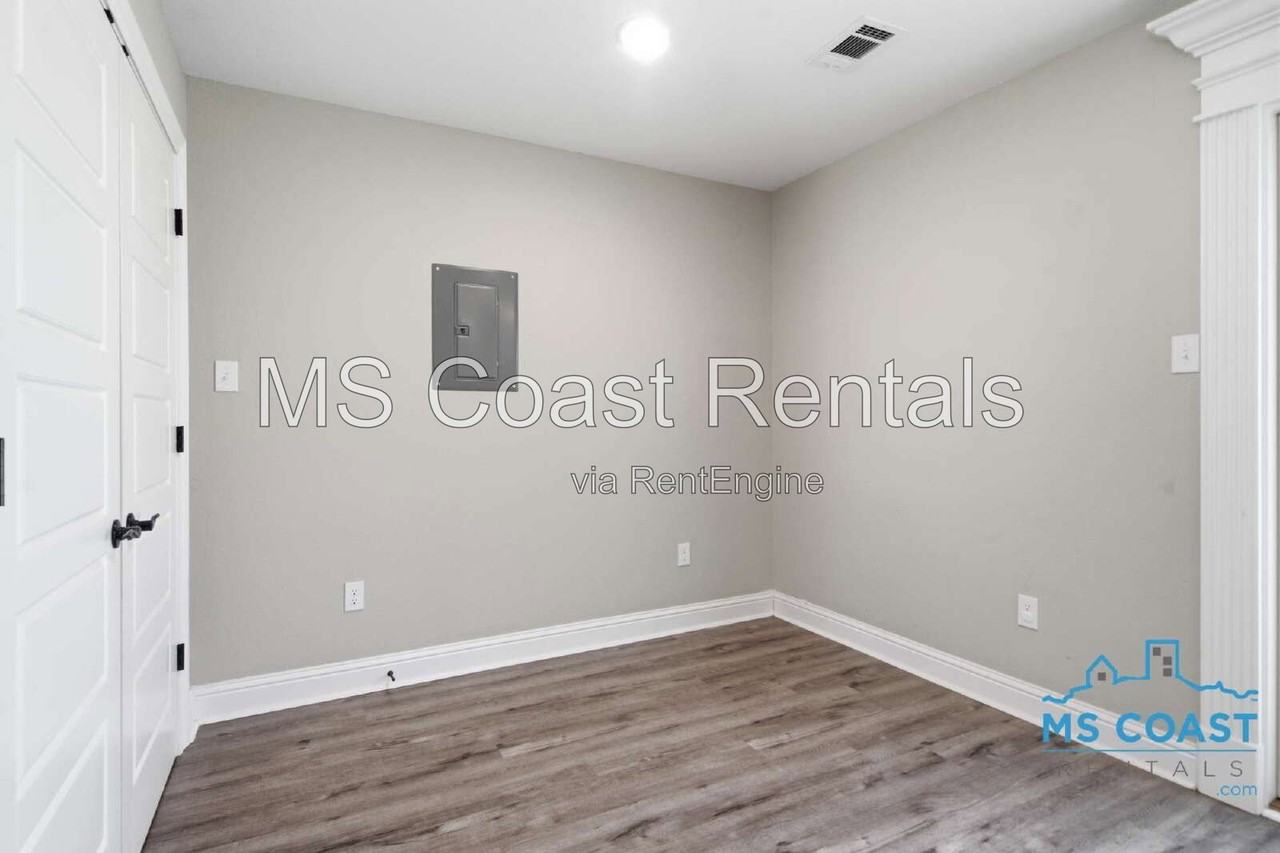 13393 Rene Ave - Photo 7 of 25